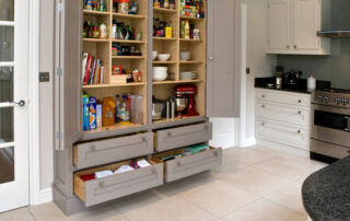 Walk-In Pantry vs. Cabinet Pantry: Which is Better for Your Kitchen? 3